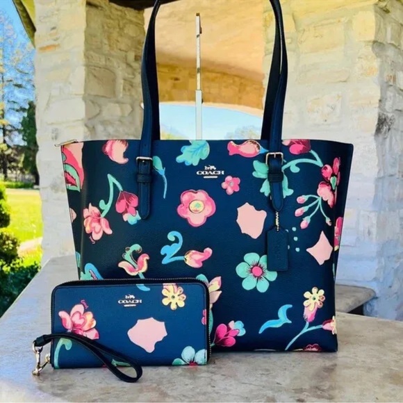 Coach Handbags - Coach Floral Large Mollie tote handbag purse NWT Authentic